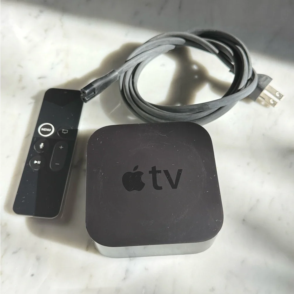 Apple TV HD 64GB A1625 4th Gen w/ Original Siri Remote & Power Cord | Excellent